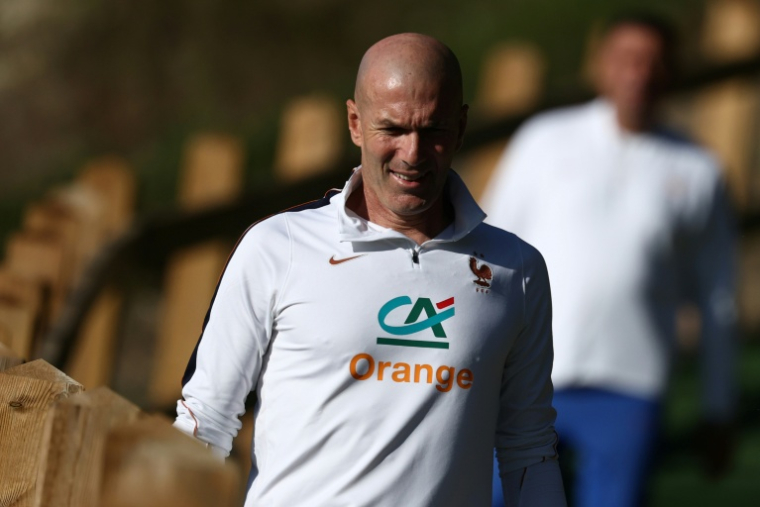 Le sélectionneur Zinédine Zidane arrive pour une séance d'entraînement avec l'équipe des Bleus au centre de Clairefontaine, près de Paris, le 21 septembre 2026  ( AFP / FRANCK FIFE )