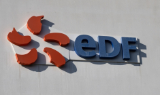 Logo EDF à Marseille, le 10 octobre 2025. ( AFP / Miguel MEDINA )