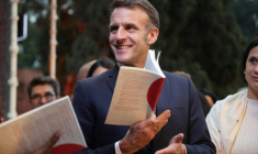 Le président Emmanuel Macron à l'Institut français de New Delhi le 18 février 2026 ( AFP / Ludovic MARIN )