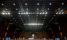 Le président de la Réserve fédérale des États-Unis, Jerome Powell, témoigne devant une audience sur la colline du Capitole à Washington