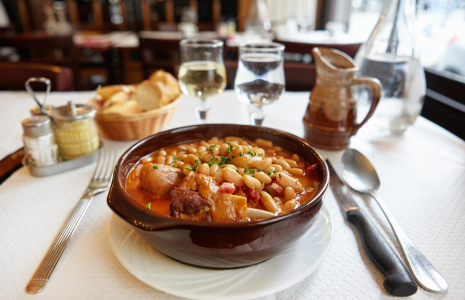 Les bouillons proposent des recettes traditionnelles de qualité à prix accessibles. ( crédit photo : Getty Images )