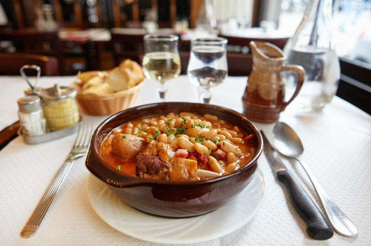Les bouillons proposent des recettes traditionnelles de qualité à prix accessibles. ( crédit photo : Getty Images )