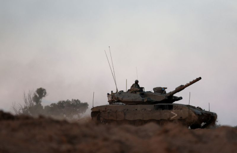 Un char d'assaut près de la frontière entre Israël et Gaza