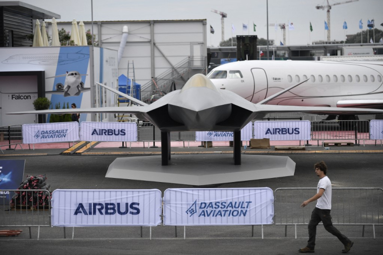 Une maquette de Scaf au Bourget, le 18 juin 2023. ( AFP / JULIEN DE ROSA )