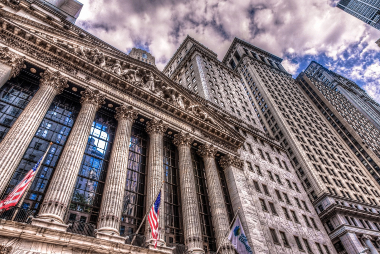 "Depuis l'élection du démocrate Franklin Pearce en 1853, les marchés d'actions américains ont mieux performé avec un démocrate à la Maison Blanche, 5,2% l'an contre 3,1% pour un président républicain." (Crédits photo : Flickr - dpbirds)