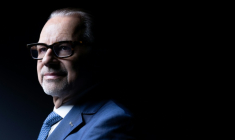 Le directeur général de l'ESA Josef Aschbacher lors d'une session photo au siège de l'AFP à Paris, le 6 octobre 2025 ( AFP / JOEL SAGET )