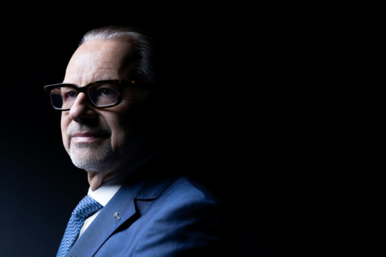 Le directeur général de l'ESA Josef Aschbacher lors d'une session photo au siège de l'AFP à Paris, le 6 octobre 2025 ( AFP / JOEL SAGET )