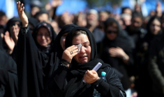 Des Iraniennes à des funérailles de victimes de la guerre dans le cimetière de Behesht Zahra? dans le sud de Téhéran, le 26 mars 2026 ( AFP / - )