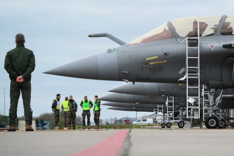 Des Rafales de l'armée française à Leeuwarden, aux Pays-Bas, lors d'un exercice de l'Otan, le 9 avril 2025. ( AFP / JOHN THYS )