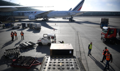 ( AFP / CHRISTOPHE ARCHAMBAULT )