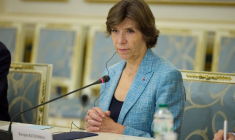 La ministre française des Affaires étrangères Colonna rencontre le président ukrainien Zelenskiy à Kyiv