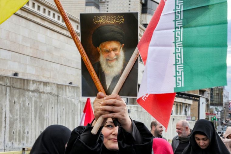 Manifestation en soutien au Hezbollah devant l'ambassade iranienne à Beyrouth au Liban le 26 mars 2026 ( AFP / Anwar AMRO )