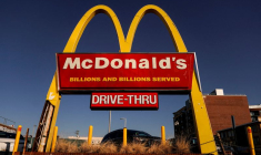 MCDONALD'S: RÉSULTATS MEILLEURS QUE PRÉVU GRÂCE À LA HAUSSE DES PRIX