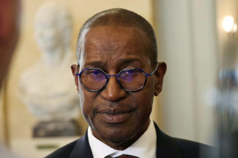 Le député Max Mathiasin après l'adoption à l'unanimité par l'Assemblée nationale d'une proposition de loi visant à abolir les lois relatives à l'esclavage, le 28 mai 2026 à Paris ( AFP / Ludovic MARIN )