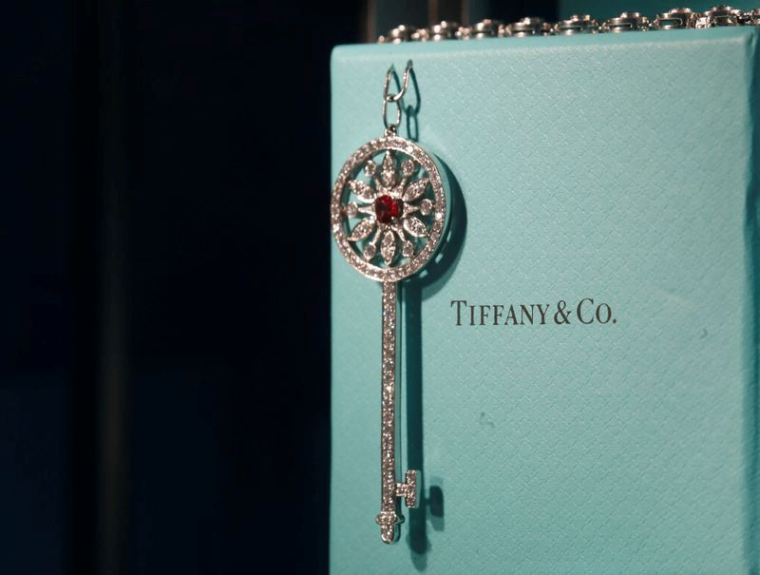FEUX VERTS RUSSE ET MEXICAIN AU PROJET DE RACHAT DE TIFFANY PAR LVMH