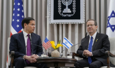 Le président israélien Isaac Herzog (D) reçoit le secrétaire d'Etat américain Marco Rubio à Jérusalem, le 15 septembre 2025 ( POOL / Nathan Howard )