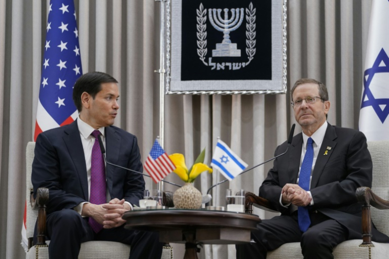 Le président israélien Isaac Herzog (D) reçoit le secrétaire d'Etat américain Marco Rubio à Jérusalem, le 15 septembre 2025 ( POOL / Nathan Howard )