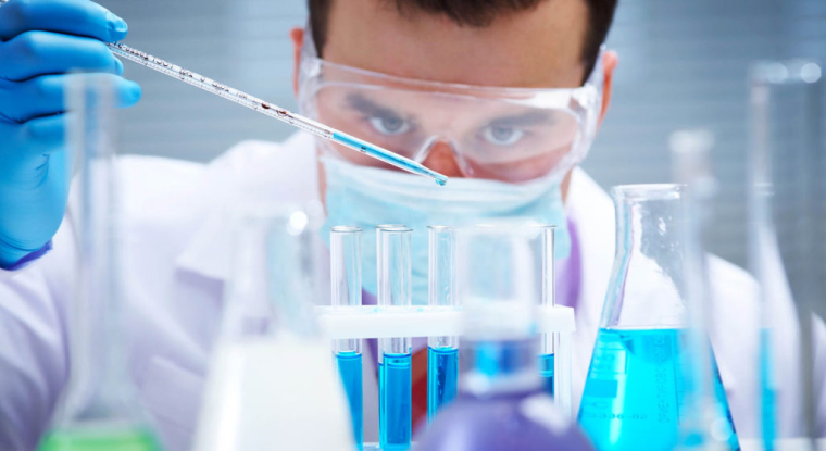 Le Revenu recommande trois actions dans le secteur de la santé. (© Fotolia)