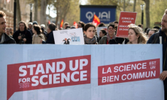 Manifestation de soutien au milieu scientifique américain, à Toulouse, le 3 avril 2025 ( AFP / Matthieu RONDEL )