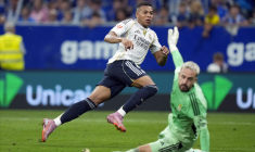 Porté par Kylian Mbappé, le Real Madrid tape Oviedo