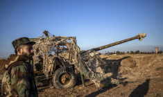 Un combattant kurde à Qamishli, en Syrie, le 9 décembre 2024. ( AFP / DELIL SOULEIMAN )