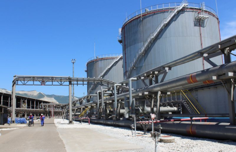 Une vue générale montre le terminal pétrolier de Novorossiisk (NMT) dans le port de Novorossiisk sur la mer Noire