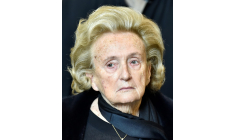 Bernadette le 9 mars 2016 à Uzerche (Corrèze) AFP PHOTO GEORGES GOBET ( AFP / GEORGES GOBET )