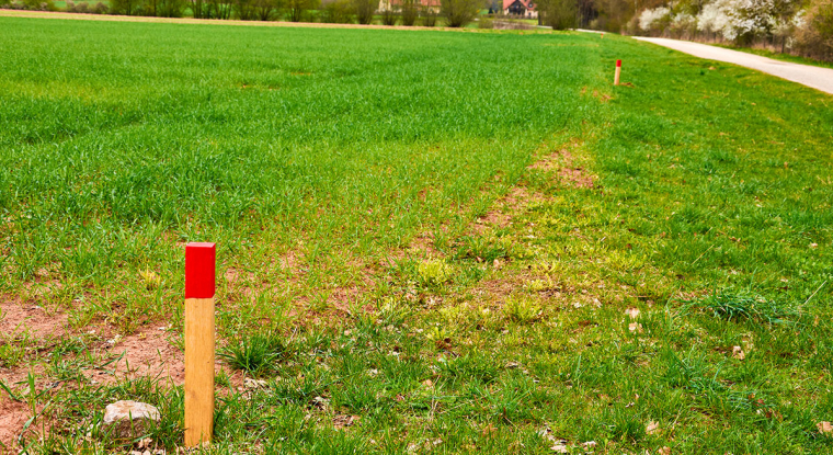 L'abattement fiscal, sur la vente d'un terrain à bâtir, dépend de la durée de détention. (© Adobestock)