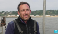 En Bretagne, les ostréiculteurs s’inquiètent des effets du réchauffement climatique sur leur activité