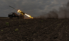 De l'artillerie mobile de l'armée ukrainienne, en Ukraine, le 15 mai 2024. ( AFP / ROMAN PILIPEY )