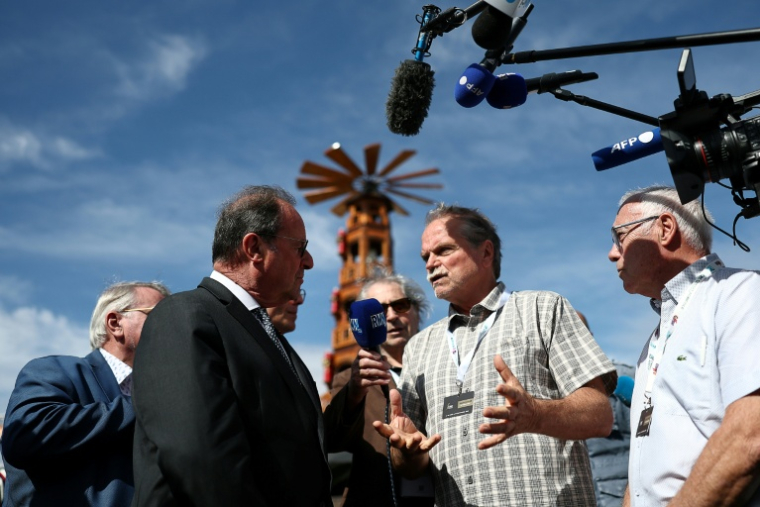 L'ancien président de la République François Hollande, député de Corrèze, en visite à la foire agricole de Châlons-en-Champagne, le 3 septembre 2026 ( AFP / Sameer AL-DOUMY )