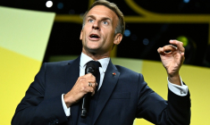 Le président français Emmanuel Macron à Paris le 8 octobre 2026 ( POOL / JULIEN DE ROSA )