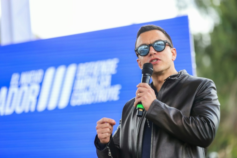 Photo diffusée par la présidence équatorienne montrant le président équatorien Daniel Noboa s'exprimant lors d'un événement public à Cañar, en Equateur, le 7 octobre 2025 ( Ecuadorian Presidency / Handout )