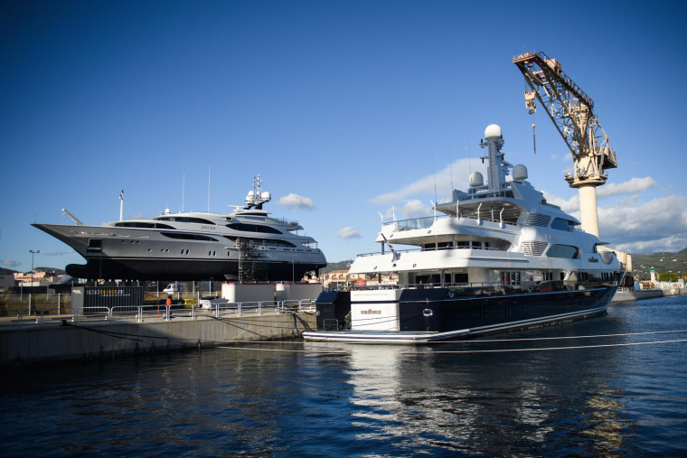 En Europe, la diminution des très grandes fortunes est évaluée à -17% (illustration) ( AFP / CLEMENT MAHOUDEAU )