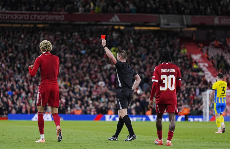 Arne Slot mécontent de la célébration d'Hugo Ekitike