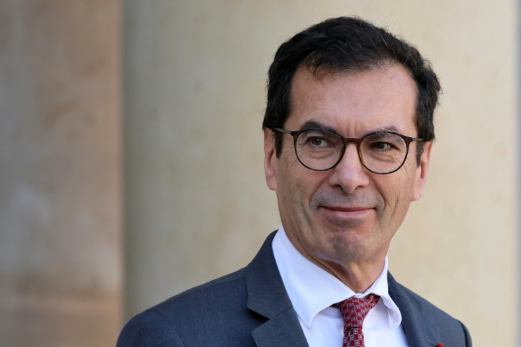 Le ministre français du Travail, Jean-Pierre Farandou, quitte le palais de l'Elysée à Paris après la réunion hebdomadaire du Conseil des ministres, le 25 février 2026 ( AFP / Ludovic MARIN )