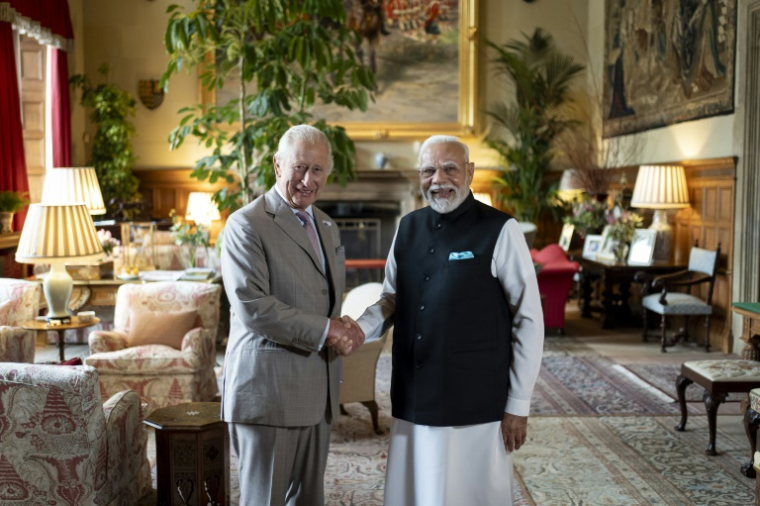 Le roi Charles III et le Premier ministre indien Narendra Modi au domaine royal de Sandringham, dans le Norfolk, le 24 juillet 2025 ( POOL / Aaron Chown )