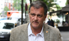 Le maire Rassemblement national (RN) de Perpignan, Louis Alliot, le 21 juin 2022 à Paris ( AFP / Alain JOCARD )