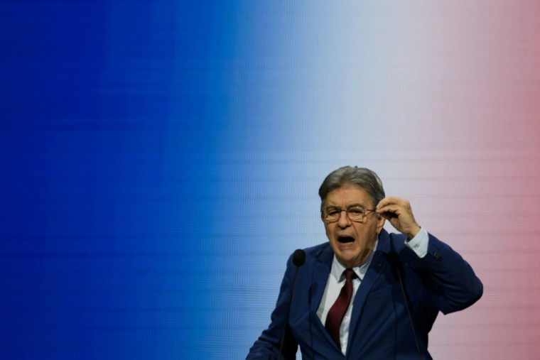 Jean-Luc Melenchon en meeting à Cournon d’Auvergne dans le Puy-de-Dôme, le 11 octobre 2026 ( AFP / JEFF PACHOUD )