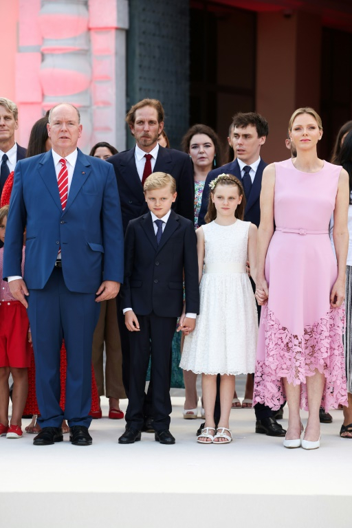 Photo de famille pour les 20 ans de règne d'Albert II à Monaco, le 19 juillet 2025 ( AFP / Valery HACHE )