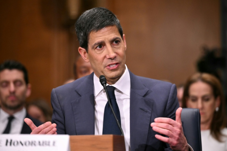 Kevin Warsh, candidat à la présidence de la Réserve fédérale américaine, lors d'une audition de la commission bancaire du Sénat sur sa nomination au Capitole, le 21 avril 2026 à Washington ( AFP / Mandel NGAN )