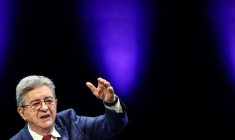 Jean-Luc Mélenchon, leader et fondateur de La France Insoumise (LFI) lors d'un meeting à Lille, le 19 mars 2026 dans le Nord ( AFP / Sameer AL-DOUMY )