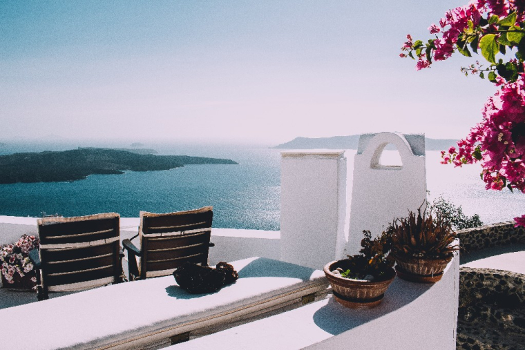 «Misez sur la Grèce et les Baléares pour votre résidence secondaire» (Crédit Photo: Alexandre Chambon - Unsplash)