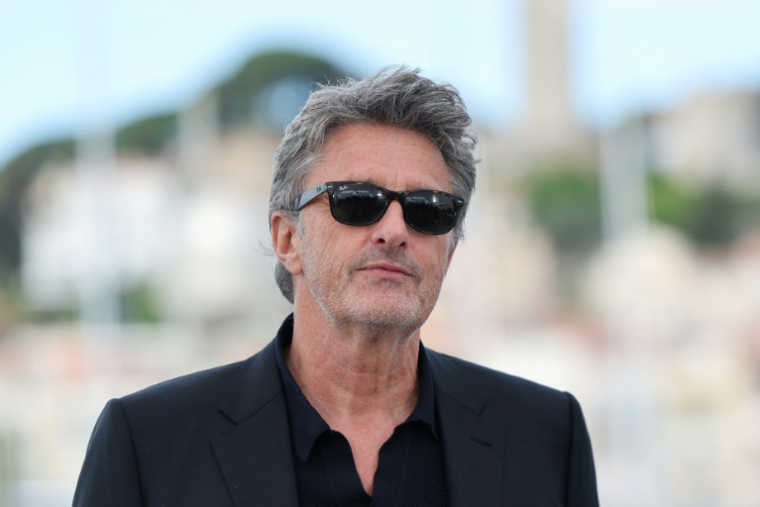 Le réalisateur et scénariste polonais Pawel Pawlikowski pose lors d'une séance photo pour le film "Fatherland" à l'occasion de la 79e édition du Festival de Cannes, à Cannes, dans le sud de la France, le 15 mai 2026 ( AFP / Thibaud MORITZ )