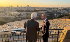Le ministre français de l'Europe et des Affaires étrangères Jean-Noël Barrot visite le mont des Oliviers