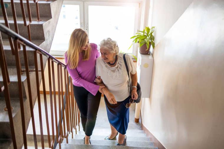 Pas de vraie réforme, mais plus de moyens pour le grand âge / iStock-PIKSEL