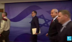 Réforme judiciaire en Israël : des milliers d'israéliens bloquent des gares et des routes