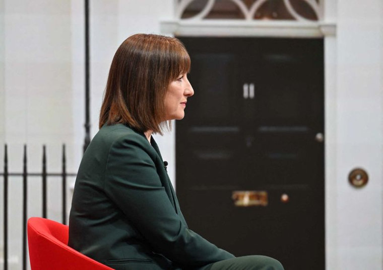 La ministre britannique des Finances Rachel Reeves lors d'une émission TV