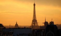 La Tour Eiffel au coucher du soleil à Paris