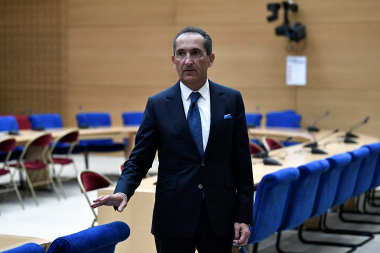 Patrick Drahi à Paris, le 2 février 2022. ( AFP / STEPHANE DE SAKUTIN )